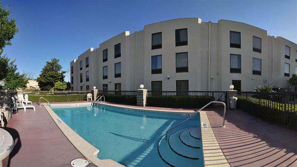 Red Roof Inn Pensacola Fairgrounds Ferry Pass Exterior foto